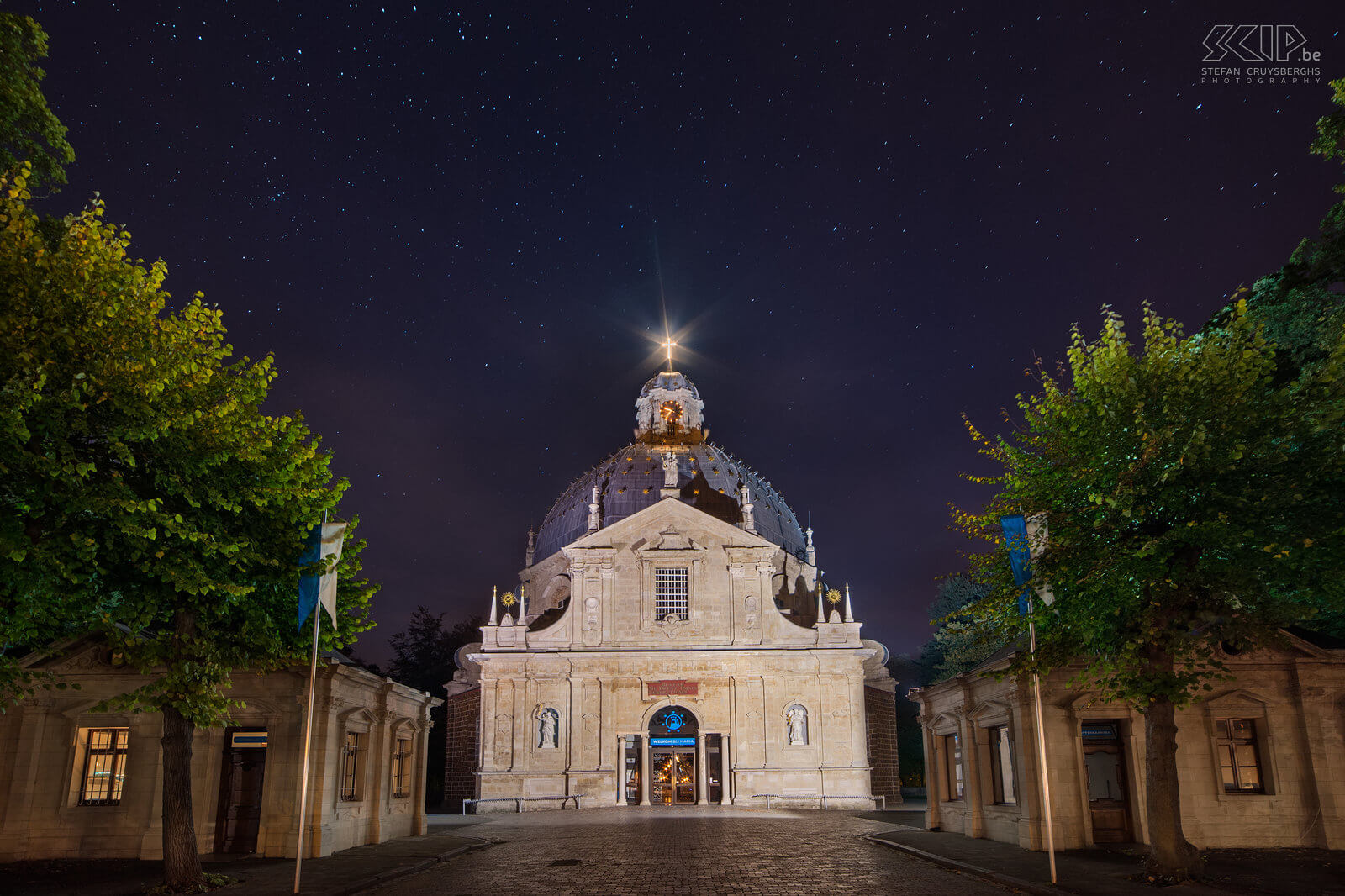 Hageland by night - Basilica of Scherpenheuvel The Baroque Basilica of Our Lady of Scherpenheuvel is one of the most important pilgrimage sites in Belgium. The church was consecrated in 1627 and the church was elevated to basilica in 1922. Stefan Cruysberghs